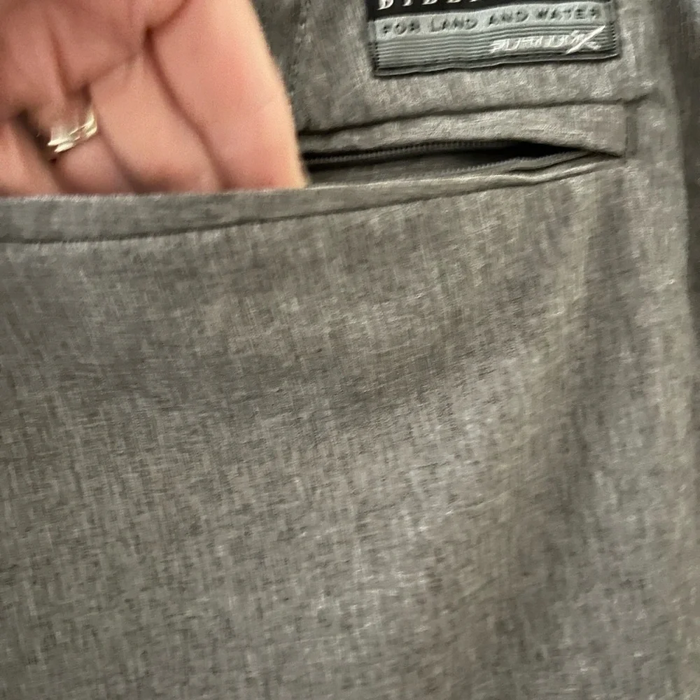 Billabong gray short